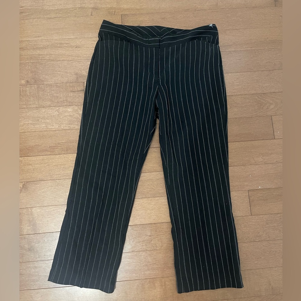 Vintage Y2K Suzy Shier Black and White Striped Capri Pants